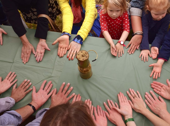 Burendag handen 2.jpg